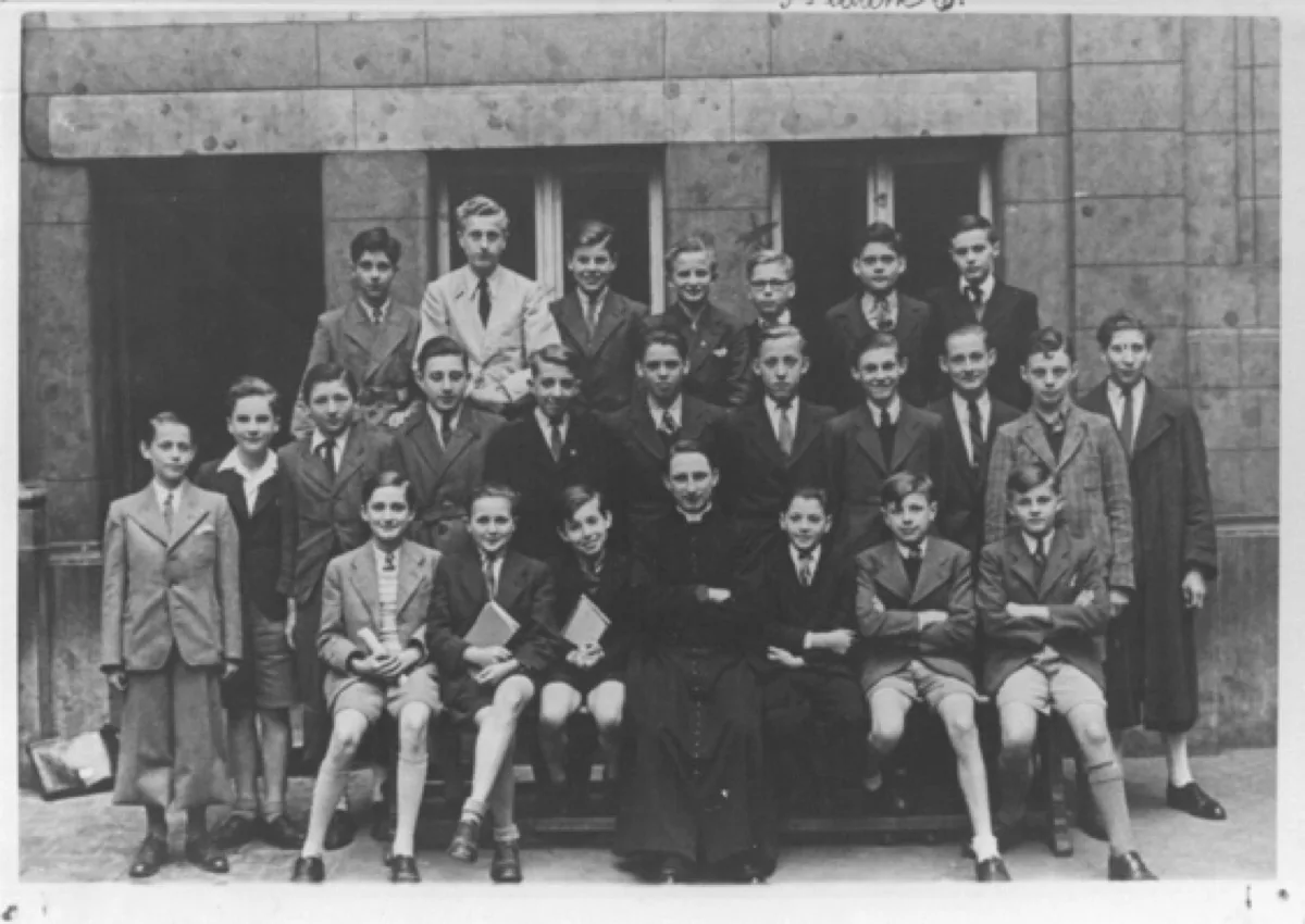 Classe de l'Institut Saint-Louis, l'abbé Dechamps