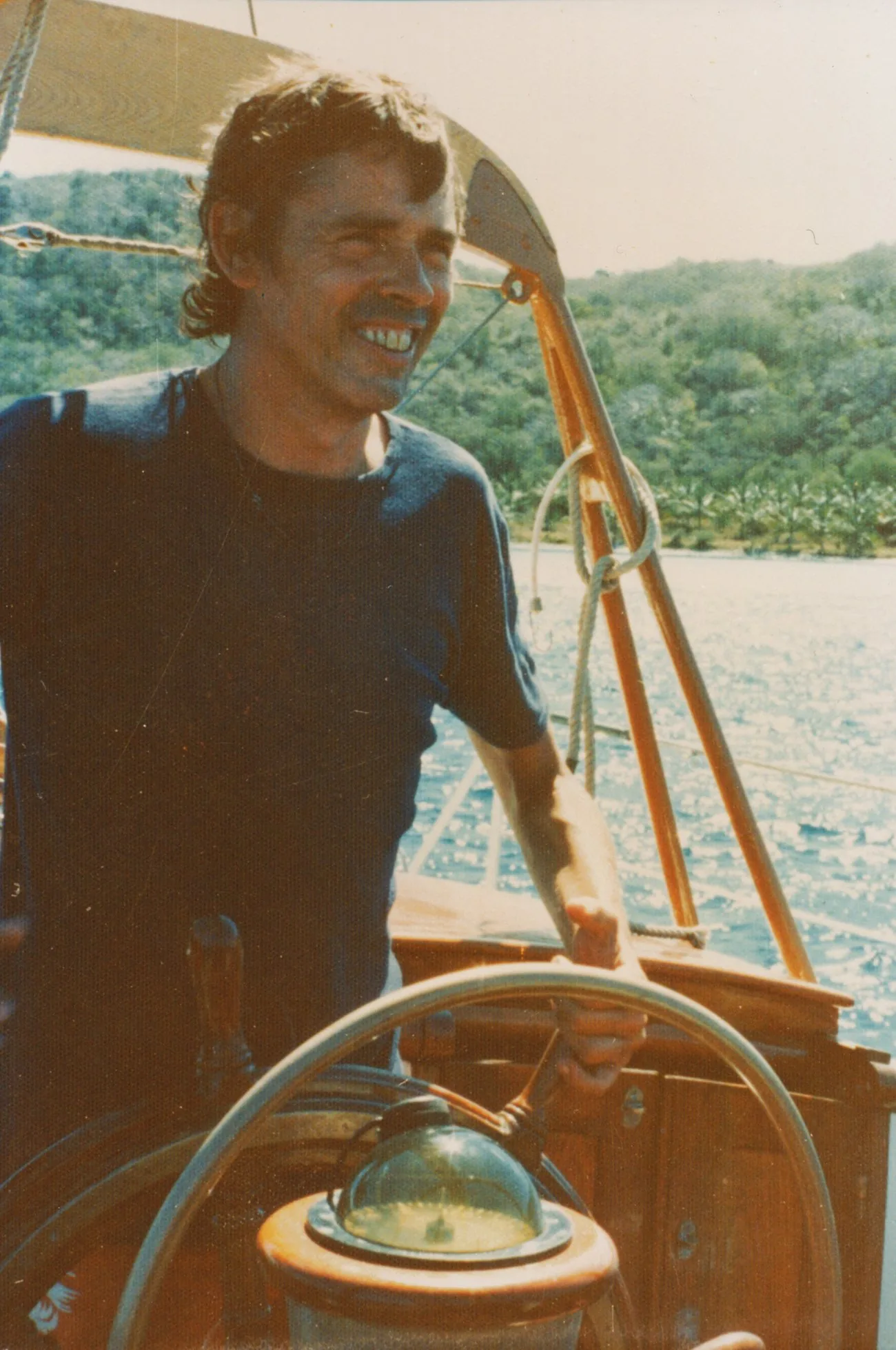 Jacques Brel à la barre de l'Askoy, 1975