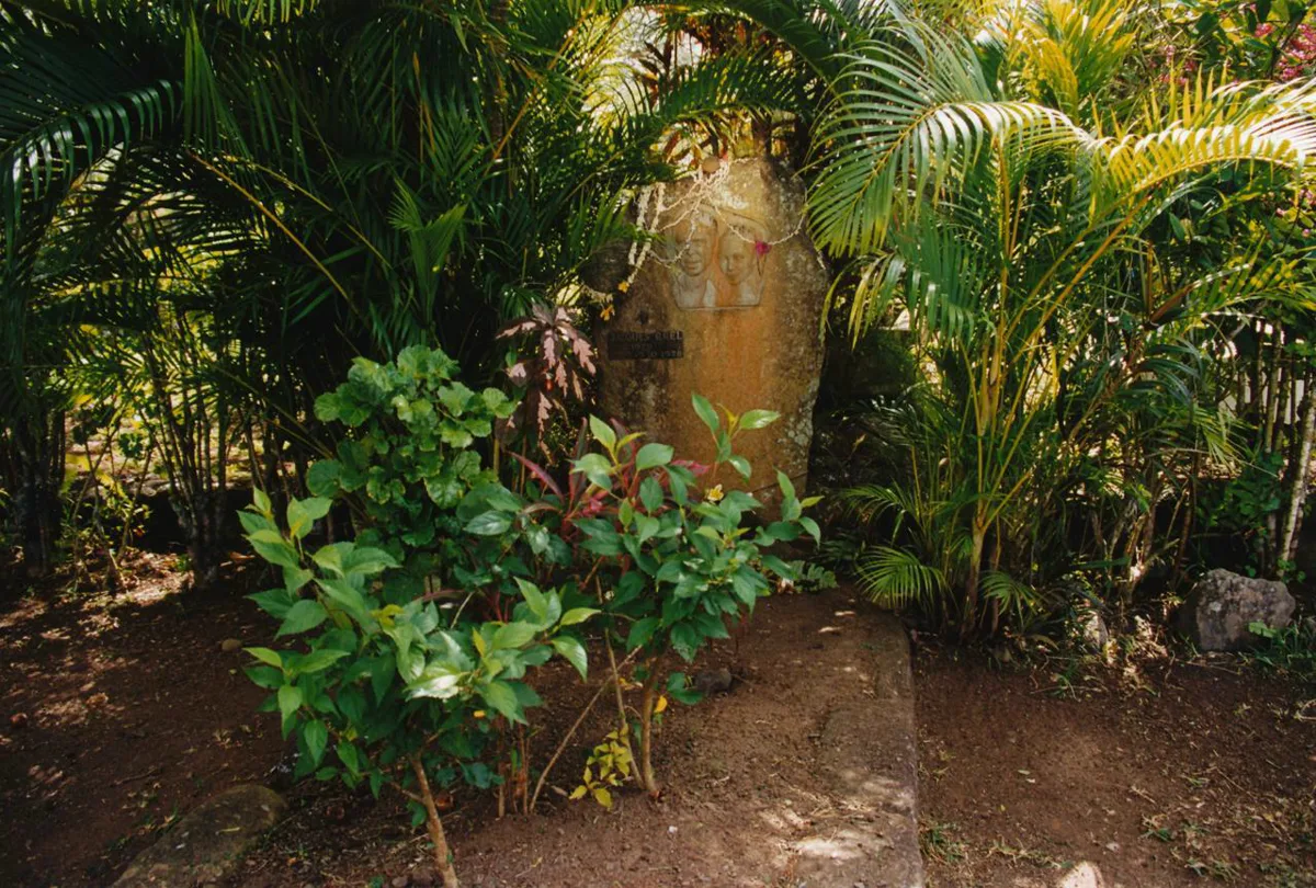 La tombe de Jacques Brel à Atuona, Hiva Oa