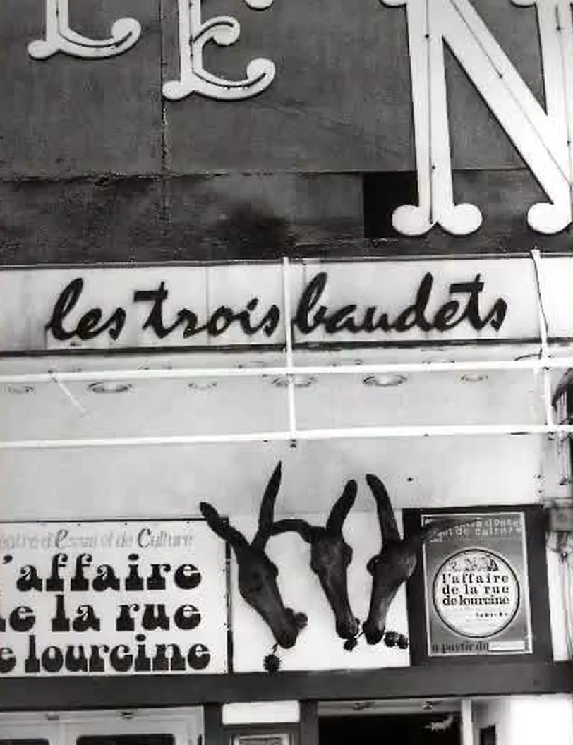 La façade des Trois Baudets